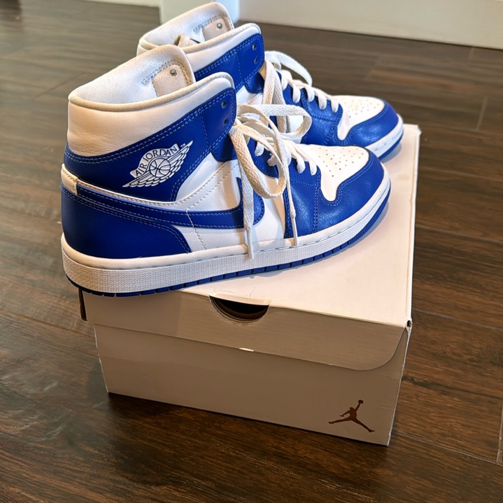 Nike Air Jordan 1 Mid-Women’s 8.5
